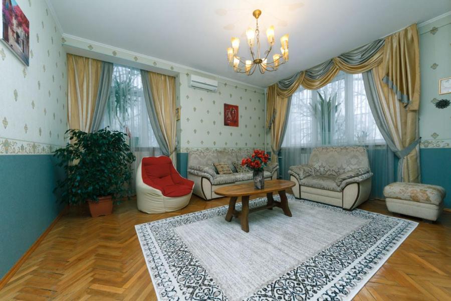 Three-room At The Polytechnic Institute